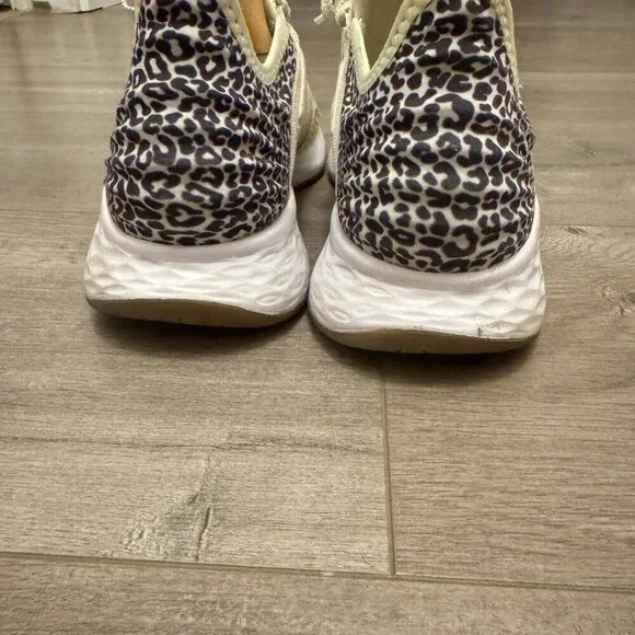 New Balance Fresh Foam ROAV | Leopard Heel | Size 7.5 ✨  💛 Super cute and comfy - Picture 3 of 10